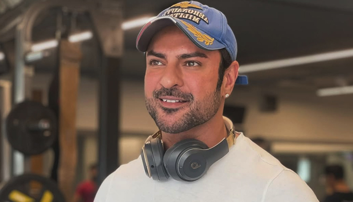 ধর্ষণ অভিযোগে গ্রেফতার, জামিনে স্বস্তিতে আশিস ধর্ষণ অভিযোগে গ্রেফতার, জামিনে স্বস্তিতে আশিস