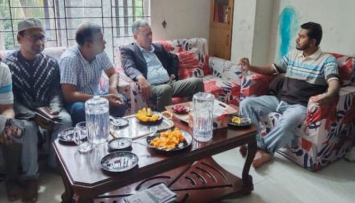 বিএনপি স্থিতিশীলতা চায়: নুরকে দেখতে গিয়ে আমির খসরু বিএনপি স্থিতিশীলতা চায়: নুরকে দেখতে গিয়ে আমির খসরু