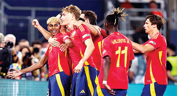 আর্জেন্টিনাকে হটিয়ে ১১ বছর পর শীর্ষে স্পেন আর্জেন্টিনাকে হটিয়ে ১১ বছর পর শীর্ষে স্পেন