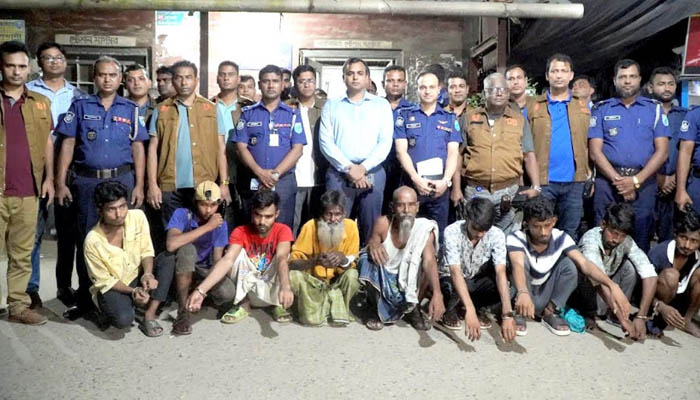 নারায়ণগঞ্জে যৌথবাহিনীর অভিযান: ৯ জনকে কারাদণ্ড, আটক ১৮ নারায়ণগঞ্জে যৌথবাহিনীর অভিযান: ৯ জনকে কারাদণ্ড, আটক ১৮