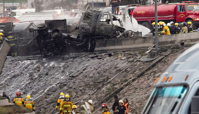 মেক্সিকোয় গ্যাসবাহী ট্রাক বিস্ফোরণ, নিহত অন্তত ২৫ মেক্সিকোয় গ্যাসবাহী ট্রাক বিস্ফোরণ, নিহত অন্তত ২৫