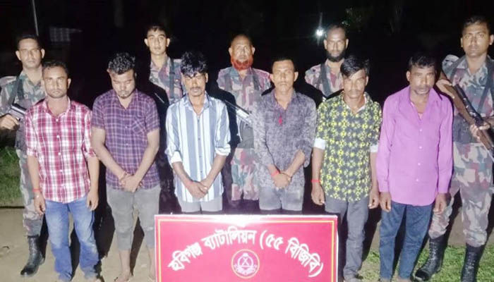 অবৈধভাবে ভারতে প্রবেশকালে ৬ বাংলাদেশি আটক অবৈধভাবে ভারতে প্রবেশকালে ৬ বাংলাদেশি আটক