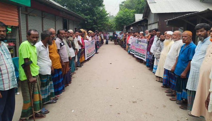 সাটুরিয়ায় খালের মুখ ভরাট, কৃষকদের মানববন্ধন-বিক্ষোভ সাটুরিয়ায় খালের মুখ ভরাট, কৃষকদের মানববন্ধন-বিক্ষোভ