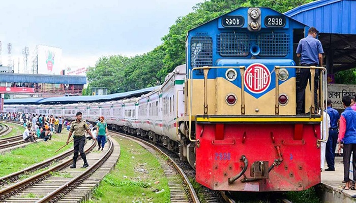 দুর্গাপূজায় দুই রুটে চলবে ৪ জোড়া স্পেশাল ট্রেন দুর্গাপূজায় দুই রুটে চলবে ৪ জোড়া স্পেশাল ট্রেন