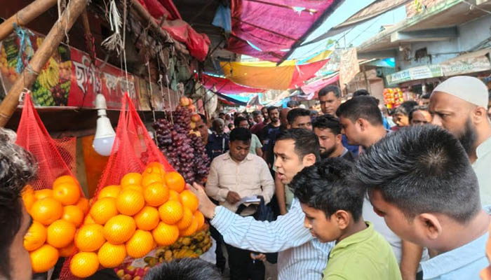 আড়াইহাজারে ভ্রাম্যমান আদালতের অভিযানে ৩ দোকানীকে অর্থদণ্ড আড়াইহাজারে ভ্রাম্যমান আদালতের অভিযানে ৩ দোকানীকে অর্থদণ্ড