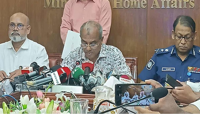 সব জায়গায় পূজা নির্বিঘ্নে হবে, নিরাপত্তা ঝুঁকি নেই সব জায়গায় পূজা নির্বিঘ্নে হবে, নিরাপত্তা ঝুঁকি নেই