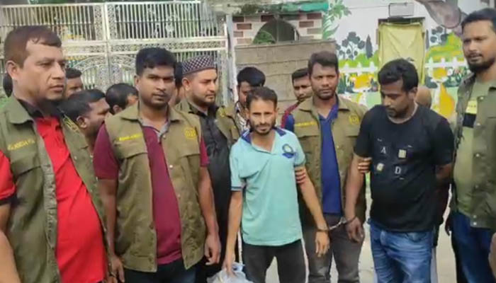 ঠাকুরগাঁওয়ে ৭০০ পিস ইয়াবাসহ দুই মাদক ব্যবসায়ী আটক