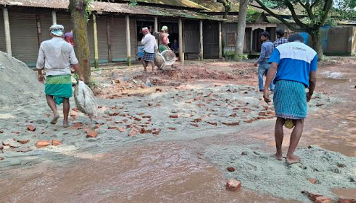 জনদুর্ভোগ লাঘবে লাবীব গ্রুপের সড়ক সংস্কার কাজ শুরু জনদুর্ভোগ লাঘবে লাবীব গ্রুপের সড়ক সংস্কার কাজ শুরু
