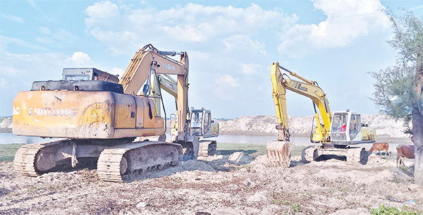 উপকূলীয় বন বিভাগের কয়েক হাজার একর জমি দখলের পাঁয়তারা চালিয়ে যাচ্ছে ভূমিদস্যুরা উপকূলীয় বন বিভাগের কয়েক হাজার একর জমি দখলের পাঁয়তারা চালিয়ে যাচ্ছে ভূমিদস্যুরা