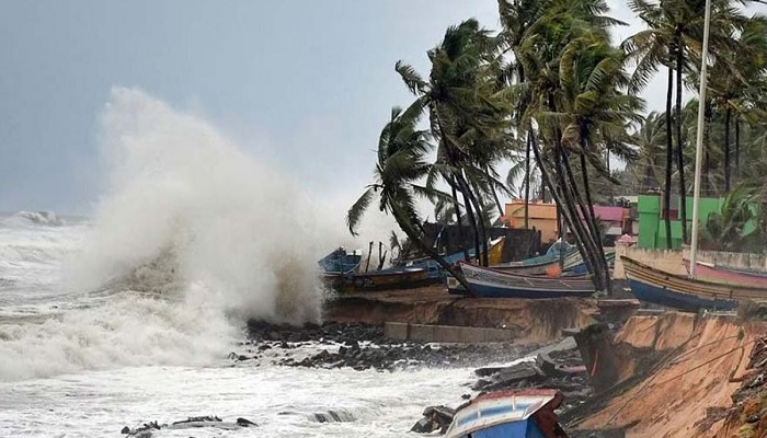 সাগরে লঘুচাপ, ৩ বিভাগে ভারী বৃষ্টির অভাস সাগরে লঘুচাপ, ৩ বিভাগে ভারী বৃষ্টির অভাস