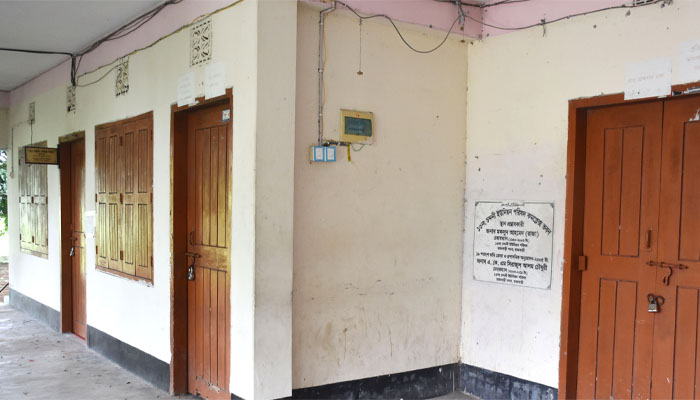 রাজবাড়ীতে চেয়ারম্যান-সচিবহীন ইউনিয়ন পরিষদে সেবা বঞ্চিত মানুষ রাজবাড়ীতে চেয়ারম্যান-সচিবহীন ইউনিয়ন পরিষদে সেবা বঞ্চিত মানুষ