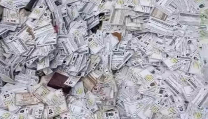 নারায়ণগঞ্জে নির্বাচনী সিলসহ ৫ বস্তা এনআইডি কার্ড উদ্ধার নারায়ণগঞ্জে নির্বাচনী সিলসহ ৫ বস্তা এনআইডি কার্ড উদ্ধার