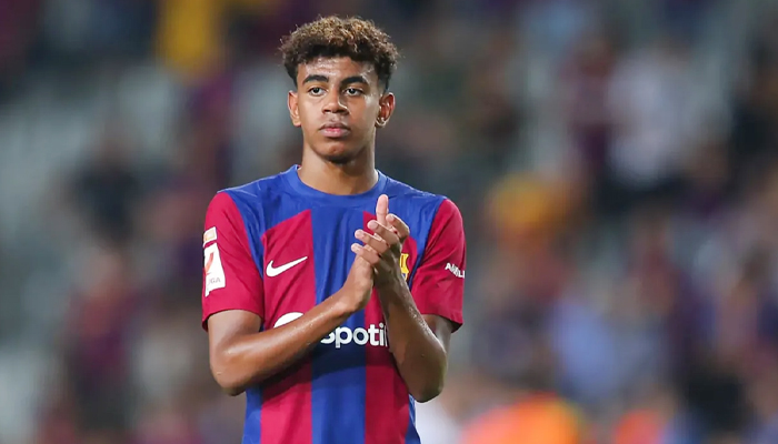 আবারও কোপা ট্রফি জিতলেন ইয়ামাল আবারও কোপা ট্রফি জিতলেন ইয়ামাল