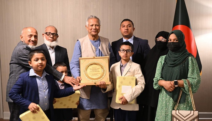 প্রধান উপদেষ্টার সঙ্গে নিউইয়র্কে নিহত পুলিশ কর্মকর্তা দিদারের পরিবারের সাক্ষাৎ