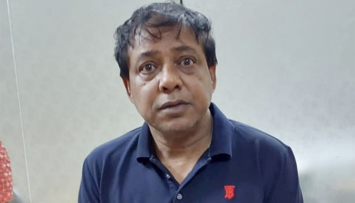 সাবেক মন্ত্রী তোফায়েলের ভাতিজা ‘গডফাদার খ্যাত’ স্বপন গ্রেপ্তার সাবেক মন্ত্রী তোফায়েলের ভাতিজা ‘গডফাদার খ্যাত’ স্বপন গ্রেপ্তার