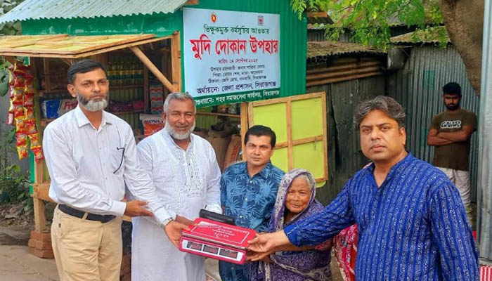 সিরাজগঞ্জে মুদি দোকান উপহার পেলেন অসহায় শাহিদা সিরাজগঞ্জে মুদি দোকান উপহার পেলেন অসহায় শাহিদা