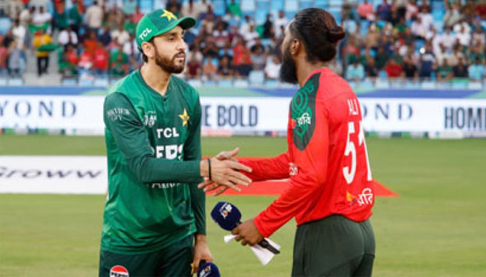 ৩ পরিবর্তন নিয়ে পাকিস্তানের বিপক্ষে ফিল্ডিংয়ে বাংলাদেশ ৩ পরিবর্তন নিয়ে পাকিস্তানের বিপক্ষে ফিল্ডিংয়ে বাংলাদেশ