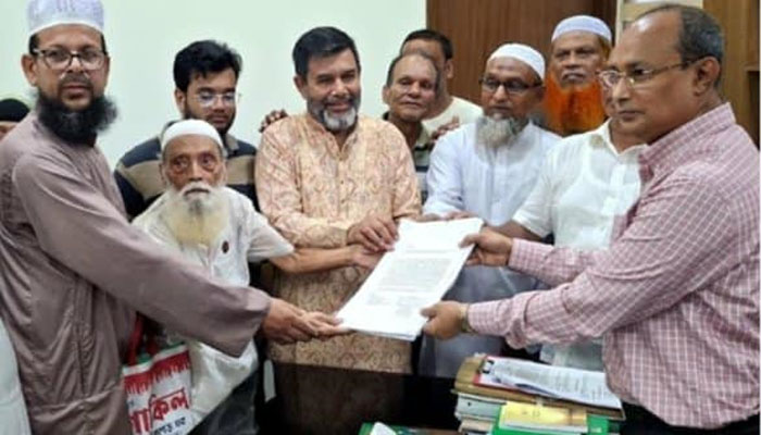 সিরাজগঞ্জে রেল প্রকল্পের জমির সঠিক মূল্য দাবিতে মানববন্ধন সিরাজগঞ্জে রেল প্রকল্পের জমির সঠিক মূল্য দাবিতে মানববন্ধন