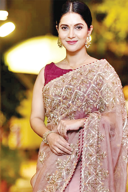 পর্দায় প্রথম ডক্টর মিথিলা পর্দায় প্রথম ডক্টর মিথিলা