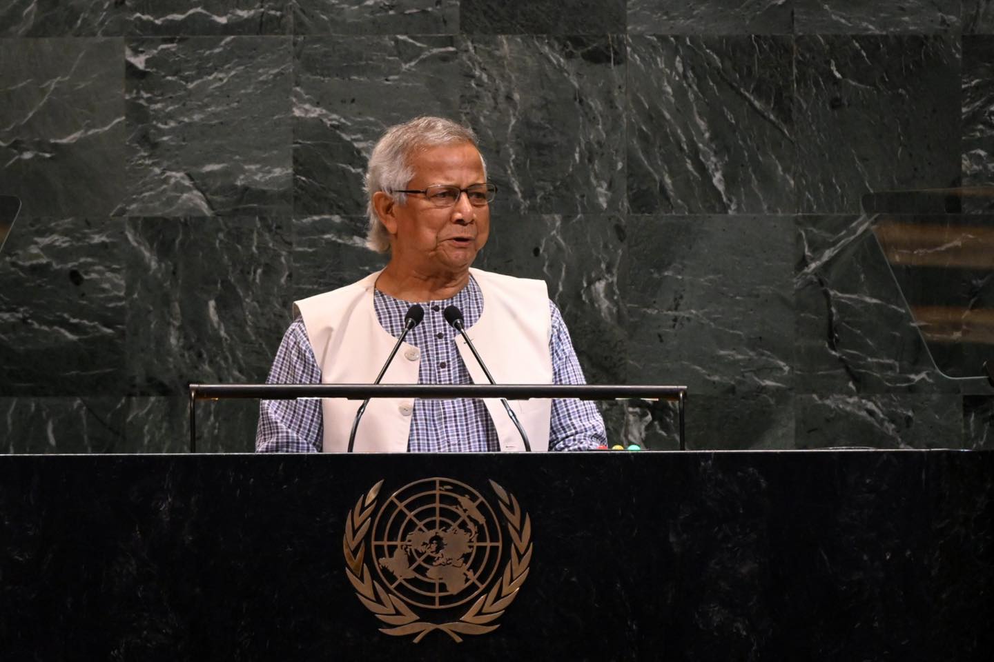 পূর্ব জেরুজালেমকে রাজধানী করে স্বাধীন ফিলিস্তিনের স্বীকৃতি দাবি প্রধান উপদেষ্টার পূর্ব জেরুজালেমকে রাজধানী করে স্বাধীন ফিলিস্তিনের স্বীকৃতি দাবি প্রধান উপদেষ্টার