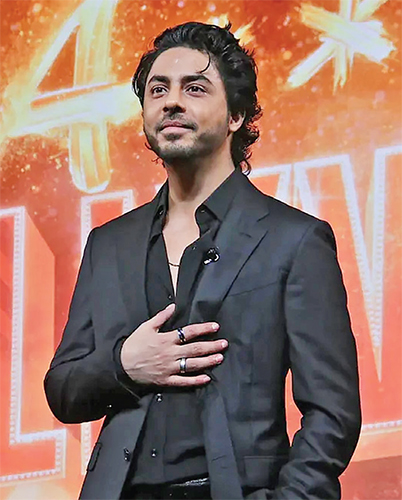 শাহরুখ পুত্রের সিরিজ নিয়ে বিতর্ক শাহরুখ পুত্রের সিরিজ নিয়ে বিতর্ক