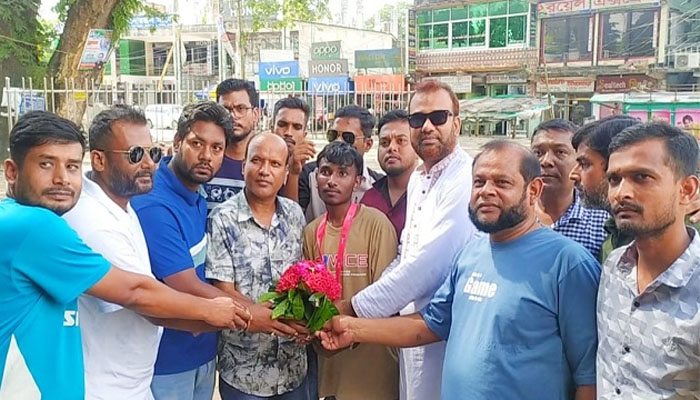 দর্শনায় স্বর্ণপদকপ্রাপ্ত জিহাদকে পৌর বিএনপির সংবর্ধনা দর্শনায় স্বর্ণপদকপ্রাপ্ত জিহাদকে পৌর বিএনপির সংবর্ধনা