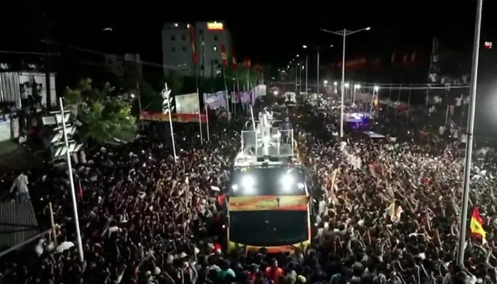 বিজয় থালাপতির রাজনৈতিক সমাবেশে পদদলিত হয়ে নিহত ৩১ বিজয় থালাপতির রাজনৈতিক সমাবেশে পদদলিত হয়ে নিহত ৩১