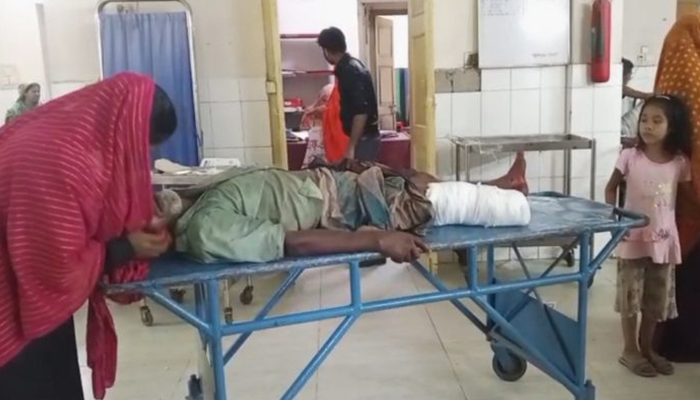 চুয়াডাঙ্গায় পিকআপের ধাক্কায় বৃদ্ধের শরীর থেকে পা বিচ্ছিন্ন চুয়াডাঙ্গায় পিকআপের ধাক্কায় বৃদ্ধের শরীর থেকে পা বিচ্ছিন্ন