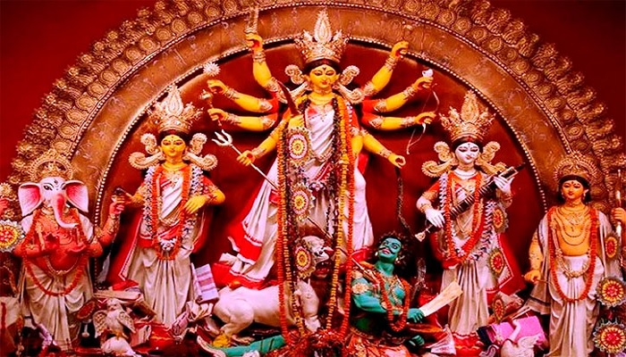 ষষ্ঠীর পূজায় শুরু শারদীয় দুর্গোৎসব ষষ্ঠীর পূজায় শুরু শারদীয় দুর্গোৎসব