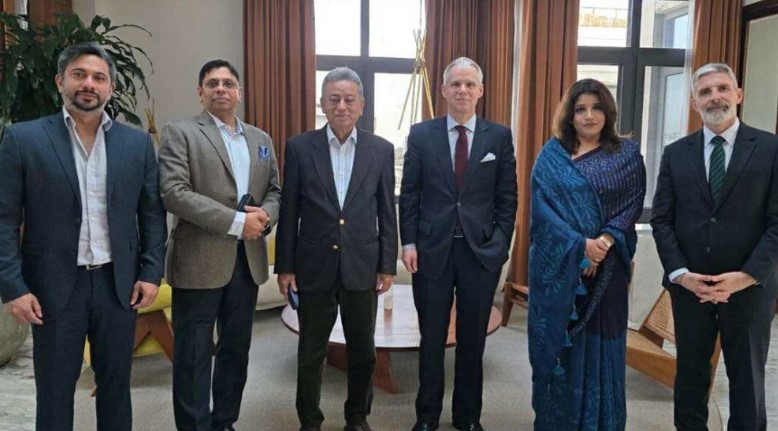 সুইস রাষ্ট্রদূতের বাসায় মধ্যাহ্নভোজে বিএনপি নেতারা সুইস রাষ্ট্রদূতের বাসায় মধ্যাহ্নভোজে বিএনপি নেতারা