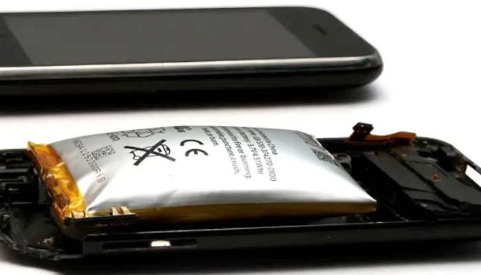 মোবাইল ফোনের ব্যাটারি ফুলে গেলে যা করবেন মোবাইল ফোনের ব্যাটারি ফুলে গেলে যা করবেন