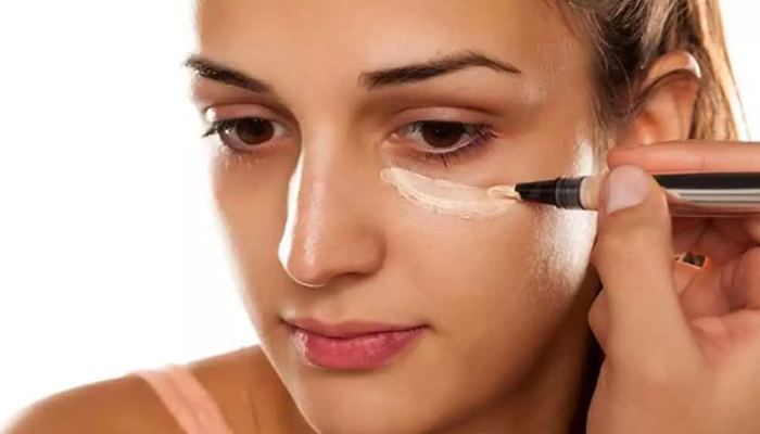 গরমে মেকআপ নষ্ট হওয়া থেকে বাঁচার কৌশল গরমে মেকআপ নষ্ট হওয়া থেকে বাঁচার কৌশল