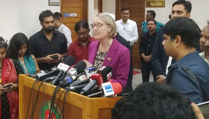 শান্তিপূর্ণ নির্বাচনে যুক্তরাজ্য সহায়তা দিতে চায়: সারাহ কুক শান্তিপূর্ণ নির্বাচনে যুক্তরাজ্য সহায়তা দিতে চায়: সারাহ কুক