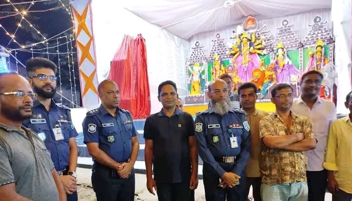 পীরগঞ্জে শান্তিপূর্ণ পরিবেশে দুর্গাপূজা উদযাপন চলছে পীরগঞ্জে শান্তিপূর্ণ পরিবেশে দুর্গাপূজা উদযাপন চলছে
