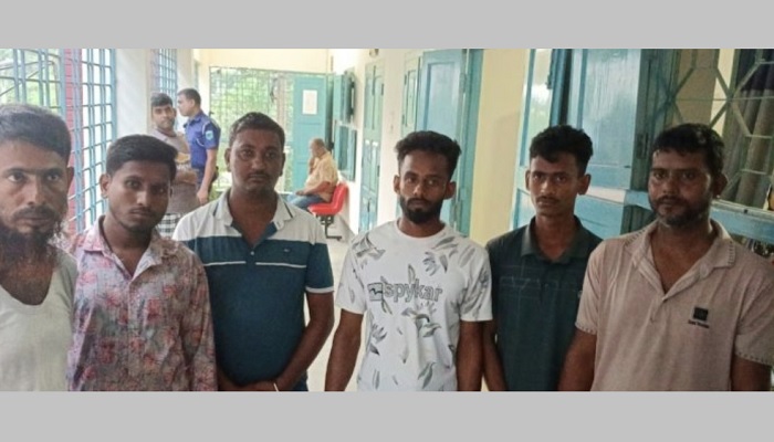 ঈশ্বরদীতে অবৈধভাবে বালু উত্তোলন, ৬ জনকে ভ্রাম্যমাণ আদালতের কারাদণ্ড