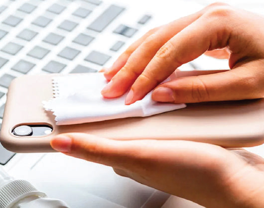 ফোনের ব্যাককভার বদলান ফোনের ব্যাককভার বদলান