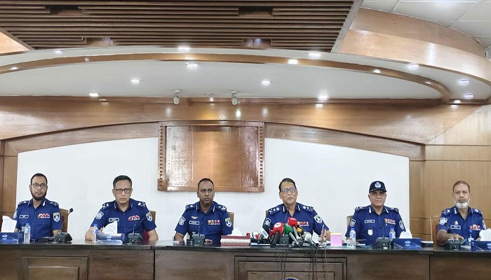 আসন্ন নির্বাচনে ফ্যাসিস্ট শক্তি মোকাবিলা বড় চ্যালেঞ্জ: আইজিপি আসন্ন নির্বাচনে ফ্যাসিস্ট শক্তি মোকাবিলা বড় চ্যালেঞ্জ: আইজিপি