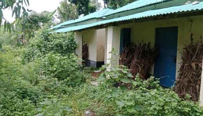 আশ্রয়ণের ঘর আছে, মানুষ নেই আশ্রয়ণের ঘর আছে, মানুষ নেই