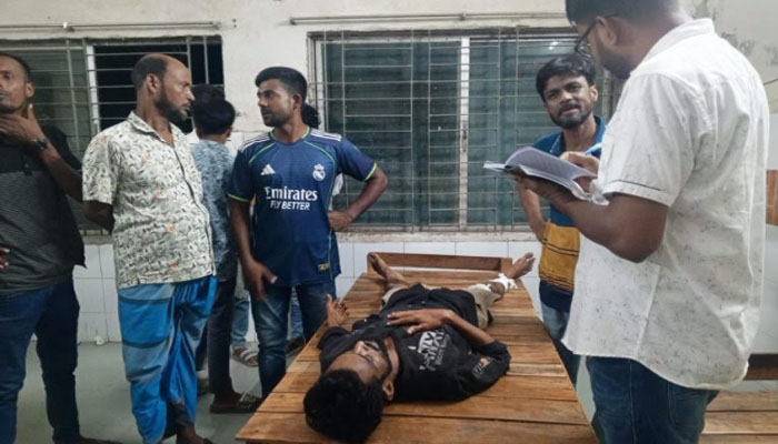 চুয়াডাঙ্গায় বাক প্রতিবন্ধী যুবককে কুপিয়ে জখম চুয়াডাঙ্গায় বাক প্রতিবন্ধী যুবককে কুপিয়ে জখম