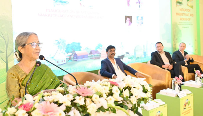 সুষম খাদ্যে কমবে গবাদিপশুর মিথেন নির্গমন: উপদেষ্টা সুষম খাদ্যে কমবে গবাদিপশুর মিথেন নির্গমন: উপদেষ্টা