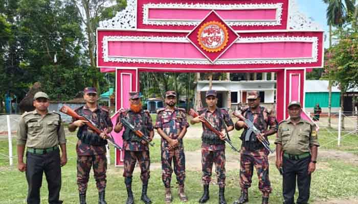 কুড়িগ্রামে দুর্গাপূজা উপলক্ষ্যে সীমান্তবর্তী মণ্ডপগুলোতে বিজিবি মোতায়েন