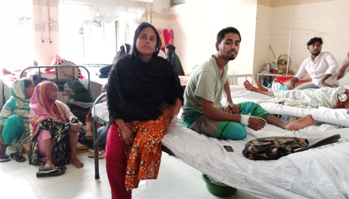 নারায়ণগঞ্জে ভয়াবহ রূপে ডেঙ্গু: বাড়ছে মৃত্যুর ঝুঁকি নারায়ণগঞ্জে ভয়াবহ রূপে ডেঙ্গু: বাড়ছে মৃত্যুর ঝুঁকি