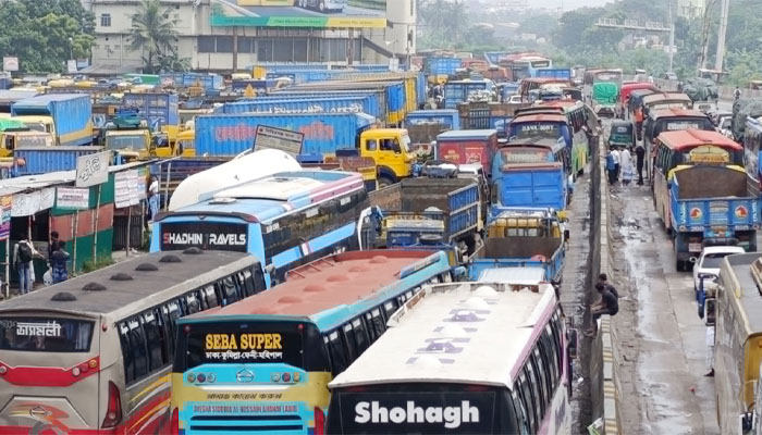 ঢাকা-চট্টগ্রাম ও ঢাকা-সিলেট মহাসড়কে ১৯ কিলোমিটার যানজট ঢাকা-চট্টগ্রাম ও ঢাকা-সিলেট মহাসড়কে ১৯ কিলোমিটার যানজট