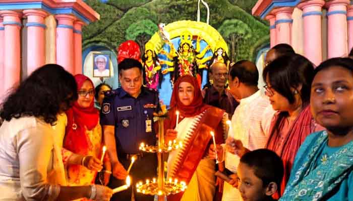 রাজবাড়ীতে পূজামণ্ডপ পরিদর্শনে জেলা প্রশাসক ও পুলিশ সুপার রাজবাড়ীতে পূজামণ্ডপ পরিদর্শনে জেলা প্রশাসক ও পুলিশ সুপার