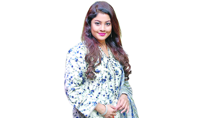 ‘প্রেম আমার’-এ মুগ্ধতা ছড়াচ্ছেন হৈমন্তী ‘প্রেম আমার’-এ মুগ্ধতা ছড়াচ্ছেন হৈমন্তী