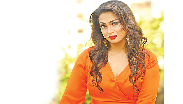 ‘ডাইরেক্ট অ্যাটাক’ নিয়ে বড়পর্দায় ফিরছেন পপি ‘ডাইরেক্ট অ্যাটাক’ নিয়ে বড়পর্দায় ফিরছেন পপি