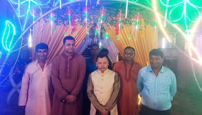 নকলায় মণ্ডপ পরিদর্শন ও মতবিনিময় করেছেন বিভাগীয় ও উপজেলা প্রশাসন