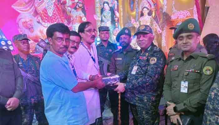 রংপুরে পূজামণ্ডপ পরিদর্শনে আনসার-ভিডিপি উপমহাপরিচালক রংপুরে পূজামণ্ডপ পরিদর্শনে আনসার-ভিডিপি উপমহাপরিচালক