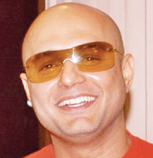 ফের ঢাকায় মঞ্চ মাতাবেন আলি আজমত ফের ঢাকায় মঞ্চ মাতাবেন আলি আজমত