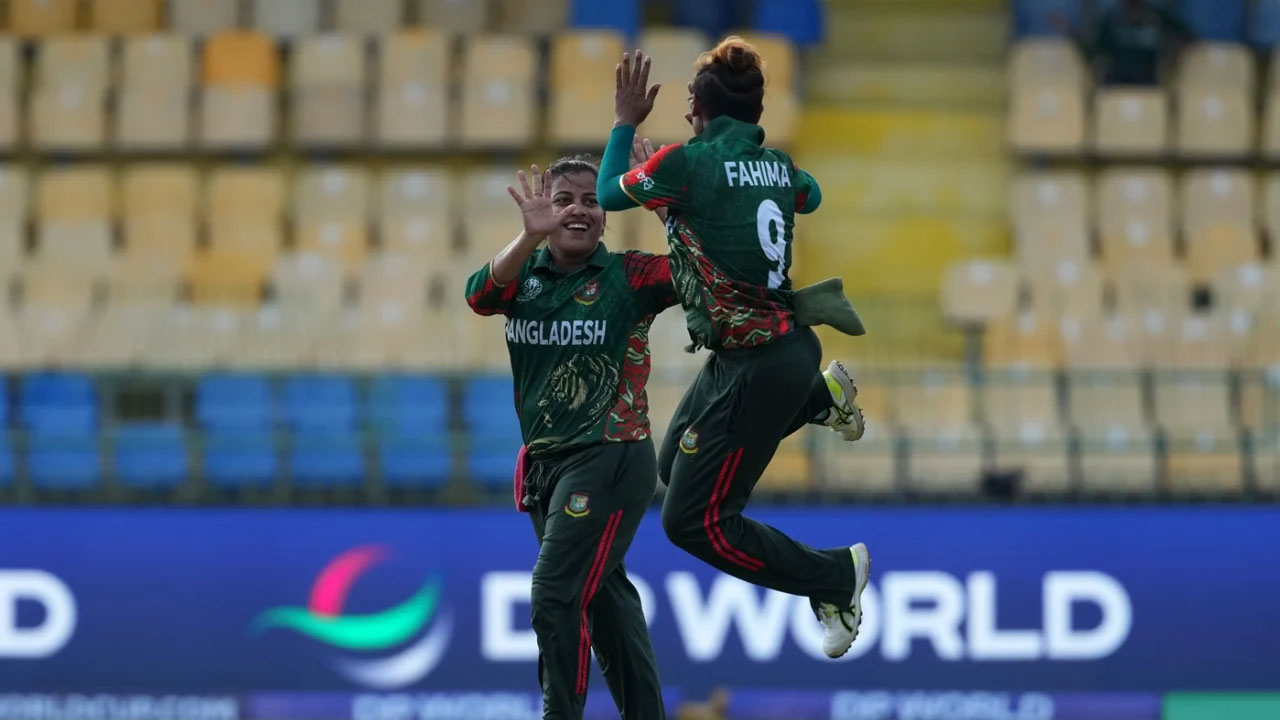 পাকিস্তানকে উড়িয়ে দাপুটে জয়ে বিশ্বকাপ শুরু বাংলাদেশের পাকিস্তানকে উড়িয়ে দাপুটে জয়ে বিশ্বকাপ শুরু বাংলাদেশের